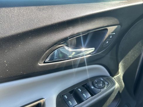 Used 2023 Chevrolet Equinox LT image 21