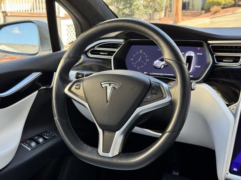 Used 2017 Tesla Model X 100D AWD/4WD image 40