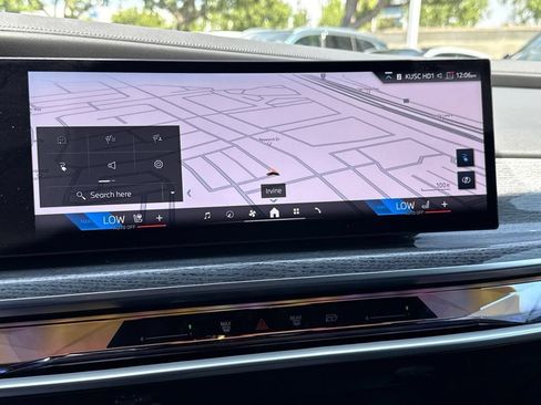 Certified 2024 BMW i7 eDrive50 w/ M Sport Package RWD image 28