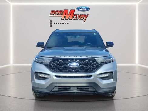 Used 2023 Ford Explorer ST-Line w/ Class IV Trailer Tow Package image 2
