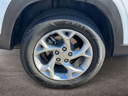 Used 2024 Chevrolet Trax LS w/ LS Convenience Package image 8