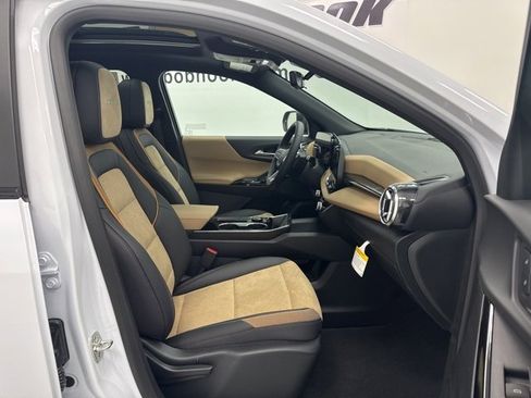 New 2026 Chevrolet Equinox ACTIV w/ Safety and Technology Package image 32