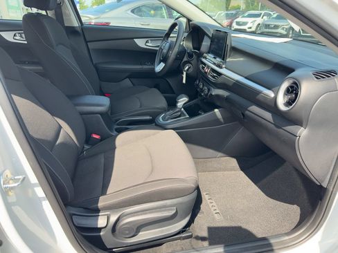 Used 2024 Kia Forte LXS w/ LXS Technology Package FWD image 12