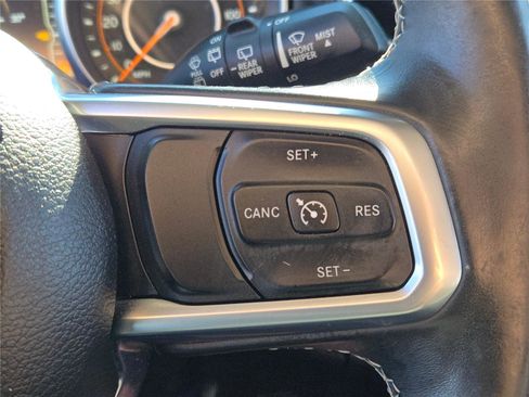 Certified 2018 Jeep Wrangler Unlimited Sahara image 34