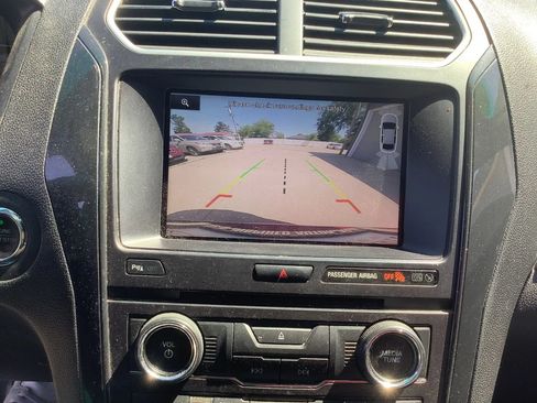 Used 2016 Ford Explorer XLT w/ Equipment Group 201A AWD/4WD image 24