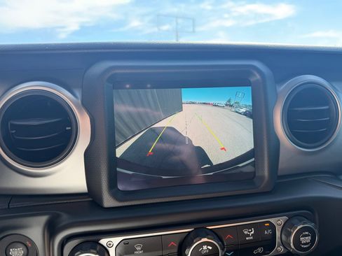 Used 2021 Jeep Wrangler Unlimited Sport AWD/4WD image 18