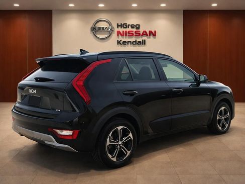 Used 2024 Kia Niro LX FWD image 4
