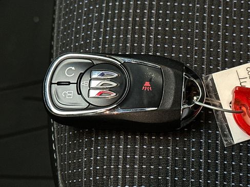 Used 2024 Buick Envista Preferred w/ Convenience I Package FWD image 32
