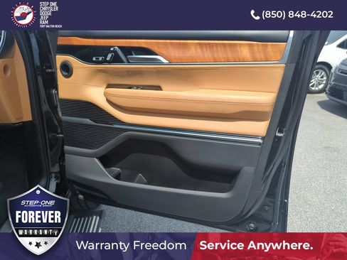 Used 2023 Jeep Grand Wagoneer Series III AWD/4WD image 38