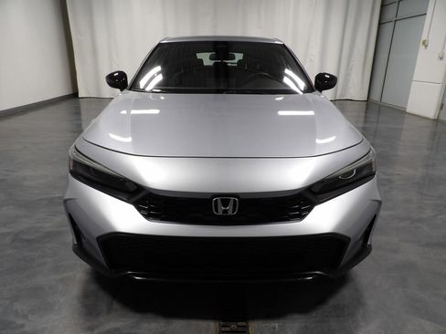 Used 2025 Honda Civic Sport image 3