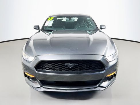 Used 2017 Ford Mustang Coupe RWD image 11