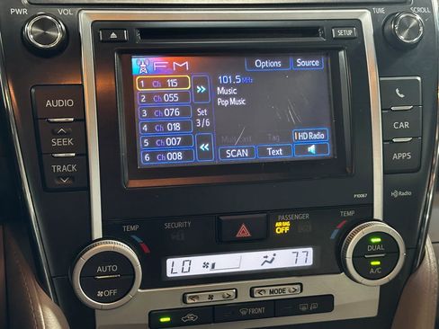 Used 2012 Toyota Camry XLE w/ Leather Pkg FWD image 21