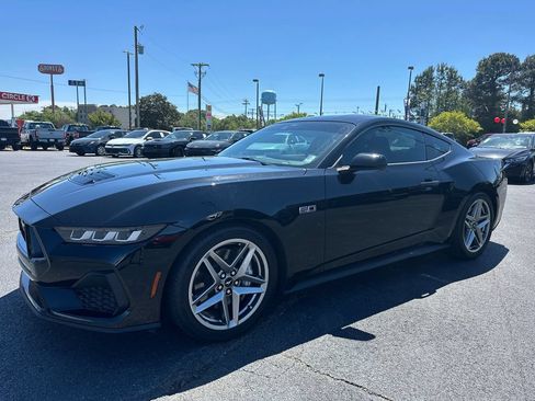 Used 2024 Ford Mustang GT Premium RWD image 3