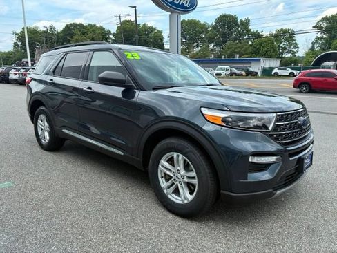 Certified 2023 Ford Explorer XLT w/ Equipment Group 202A AWD/4WD image 3
