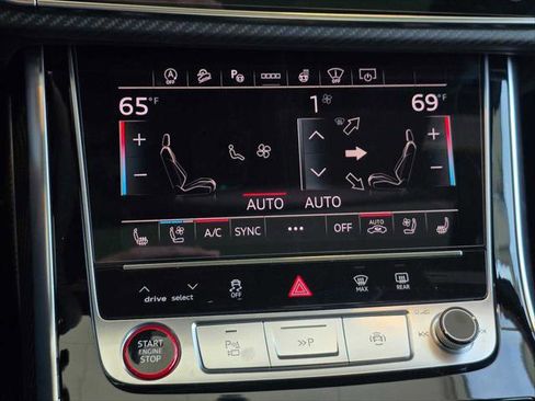 New 2026 Audi SQ7 Prestige image 25