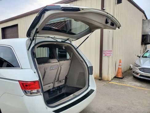 Used 2017 Honda Odyssey EX-L image 49