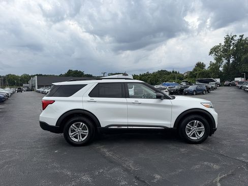 Certified 2023 Ford Explorer XLT w/ Equipment Group 202A AWD/4WD image 8