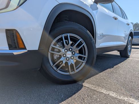 Used 2025 GMC Acadia Elevation image 35