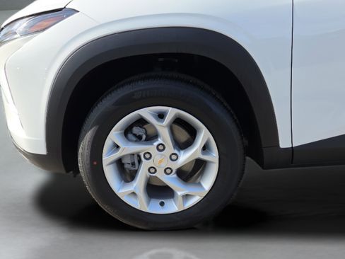 New 2026 Chevrolet Trax LS w/ LS Convenience Package image 21