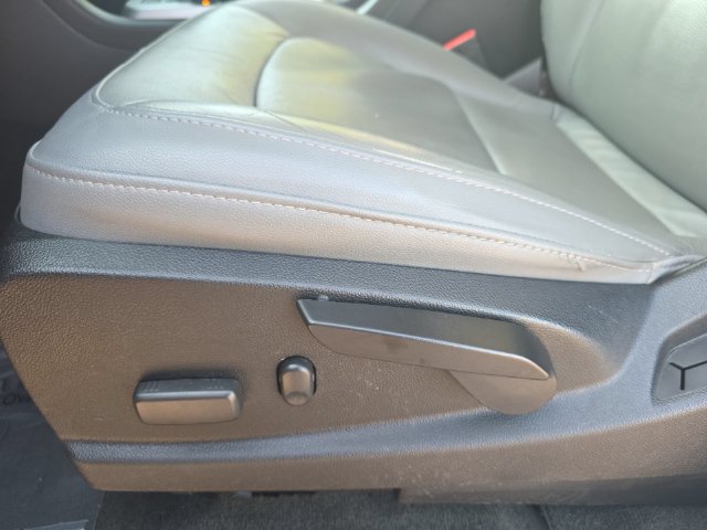 Used 2016 Chevrolet Colorado LT w/ Luxury Package, Chrome RWD image 29