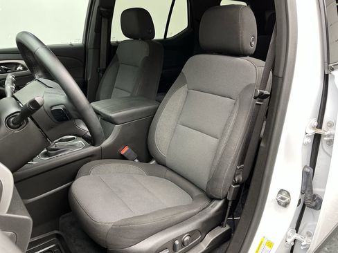 Certified 2023 Chevrolet Traverse LT w/ Midnight/Sport Edition image 9