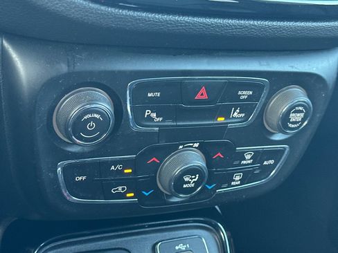 Used 2021 Jeep Compass Limited image 22