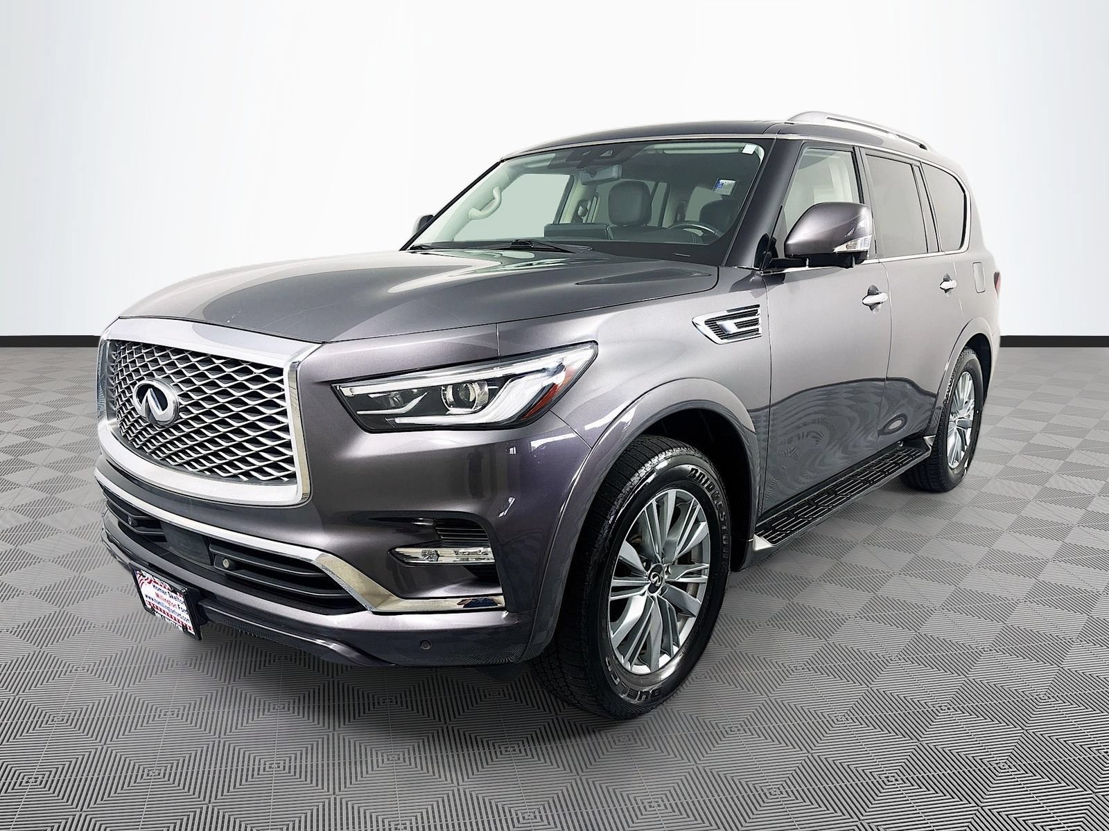 Used 2024 INFINITI QX80 Luxe AWD/4WD image 3