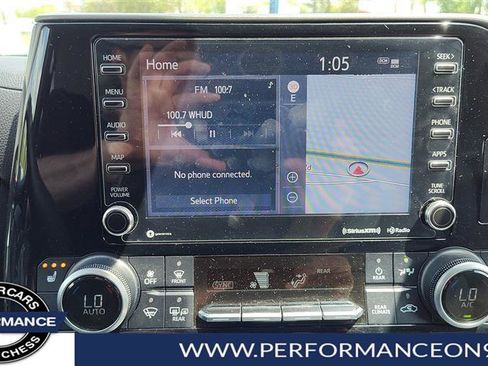 Used 2020 Toyota Highlander XLE image 24