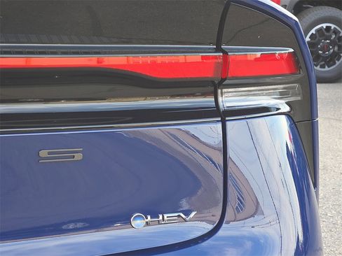 New 2026 Toyota Prius LE image 12