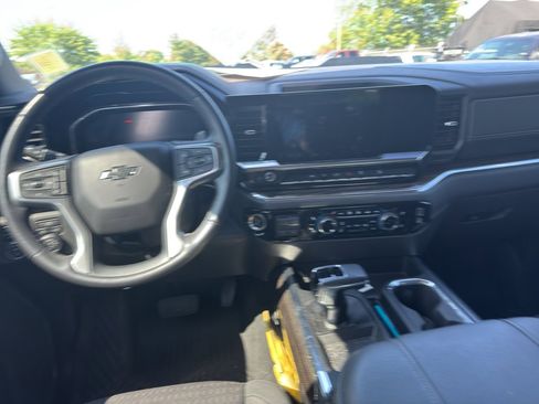 Used 2023 Chevrolet Silverado 1500 LT Trail Boss w/ Protection Package AWD/4WD image 9