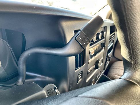 New 2025 Chevrolet Express 2500 Work Van image 20