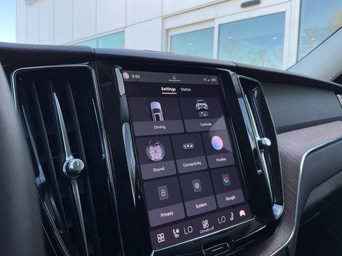 Certified 2023 Volvo XC60 B5 Plus w/ Protection Package Premier image 20