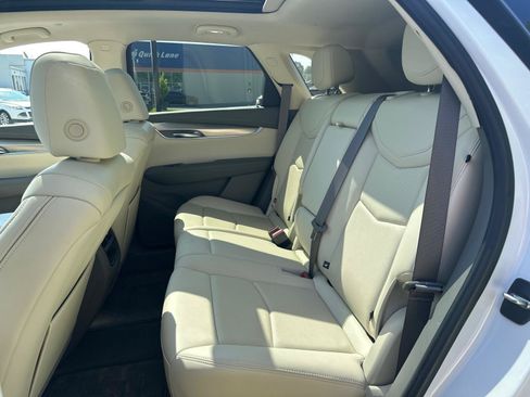 Used 2022 Cadillac XT5 Premium Luxury FWD image 7