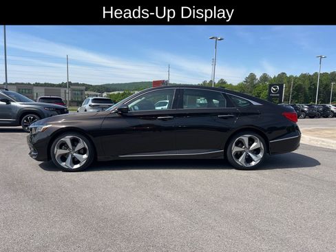 Used 2018 Honda Accord Touring image 5