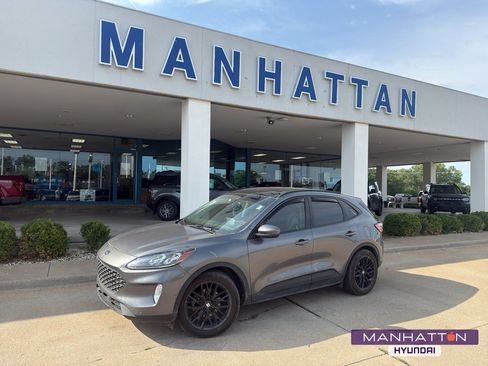 Used 2022 Ford Escape Titanium w/ Titanium Elite Package AWD/4WD image 1
