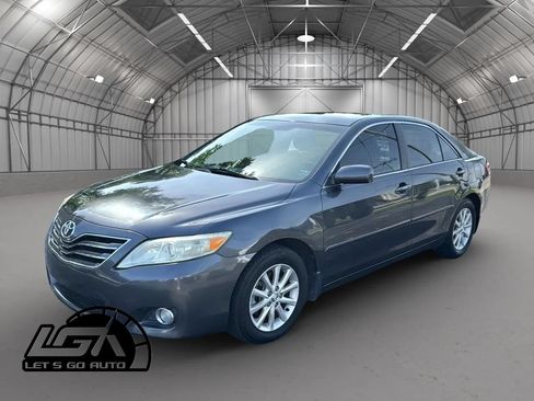 Used 2010 Toyota Camry XLE FWD image 3