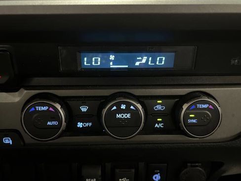 Used 2023 Toyota Tacoma TRD Off-Road image 17