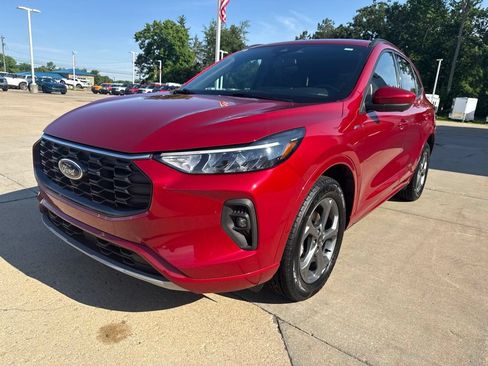 Used 2023 Ford Escape ST-Line Select w/ Tech Pack #2 AWD/4WD image 2
