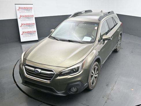 Used 2018 Subaru Outback 2.5i Limited image 12