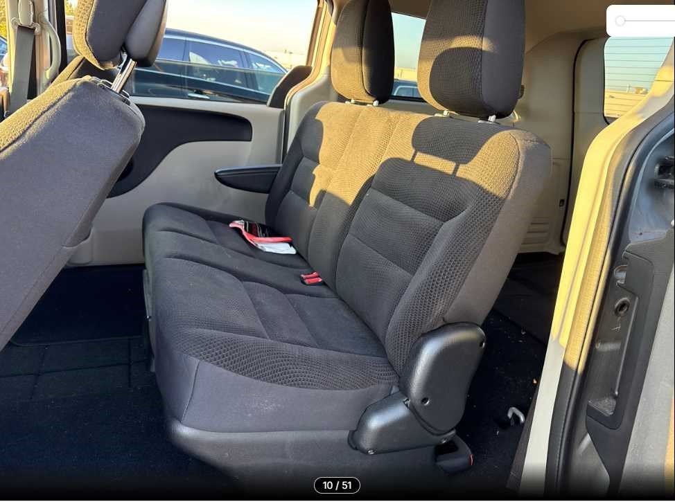 Used 2019 Dodge Grand Caravan SE w/ UConnect Hands-Free Group FWD image 9
