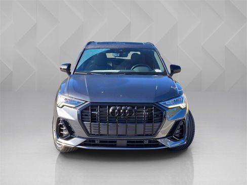 Used 2025 Audi Q3 2.0T Premium Plus image 2