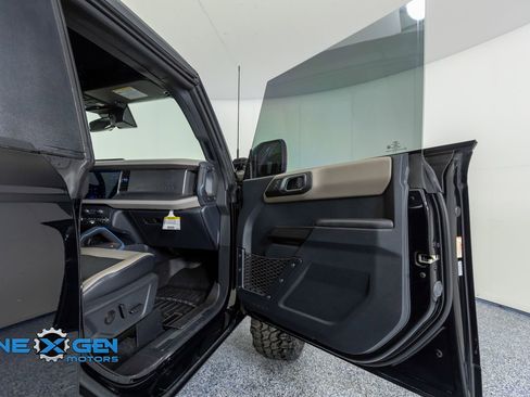 Used 2024 Ford Bronco Wildtrak image 38