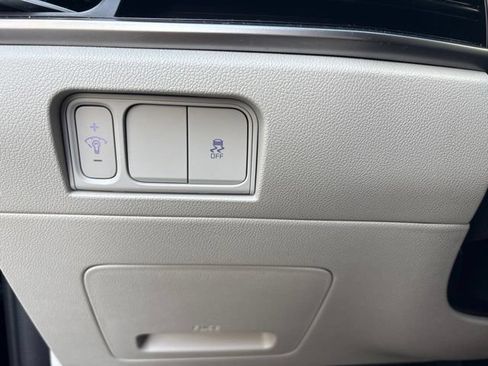Used 2025 Kia Sorento S FWD image 22