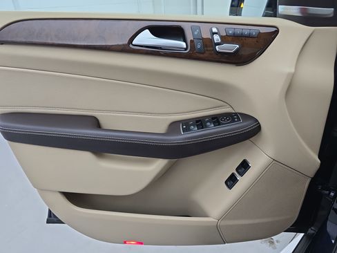 Used 2019 Mercedes-Benz GLS 450 4MATIC image 28