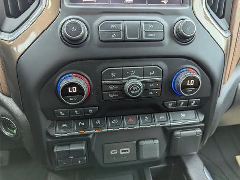 Used 2020 Chevrolet Silverado 1500 High Country RWD image 20