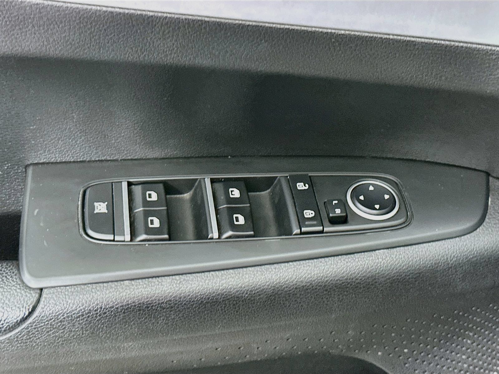 Used 2023 Kia Forte LXS FWD image 17