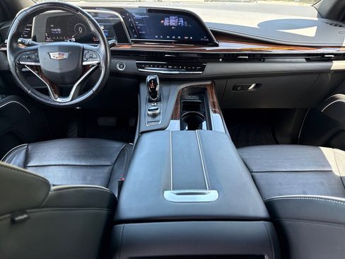 Used 2023 Cadillac Escalade ESV Premium Luxury AWD/4WD image 13