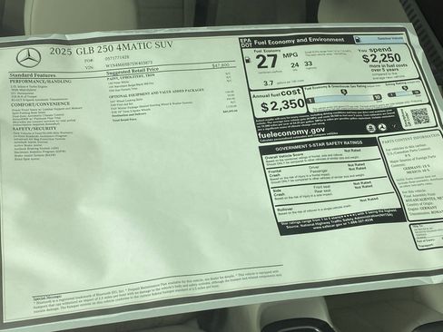Used 2025 Mercedes-Benz GLB 250 4MATIC image 30