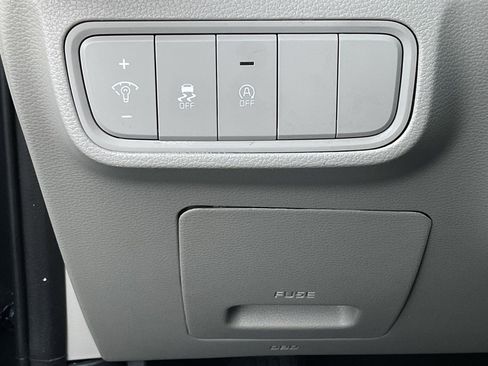 Used 2025 Kia Soul LX w/ LX Technology Package image 24