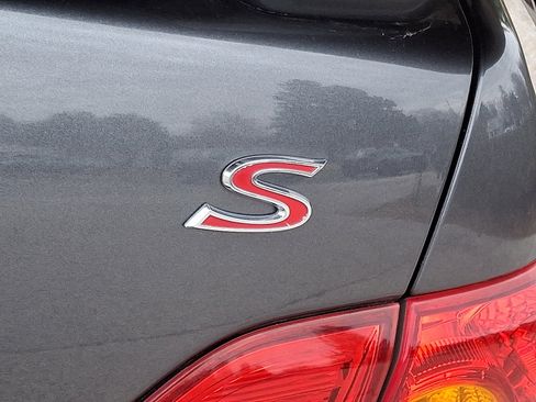 Used 2010 Toyota Corolla S image 30